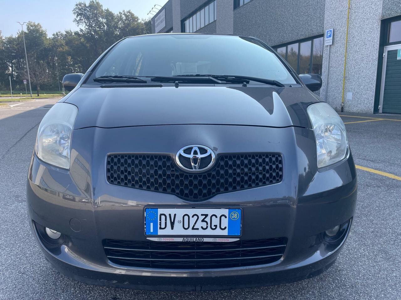 Toyota Yaris 1.3 5 porte Navi*Automatik*Solo 86000*