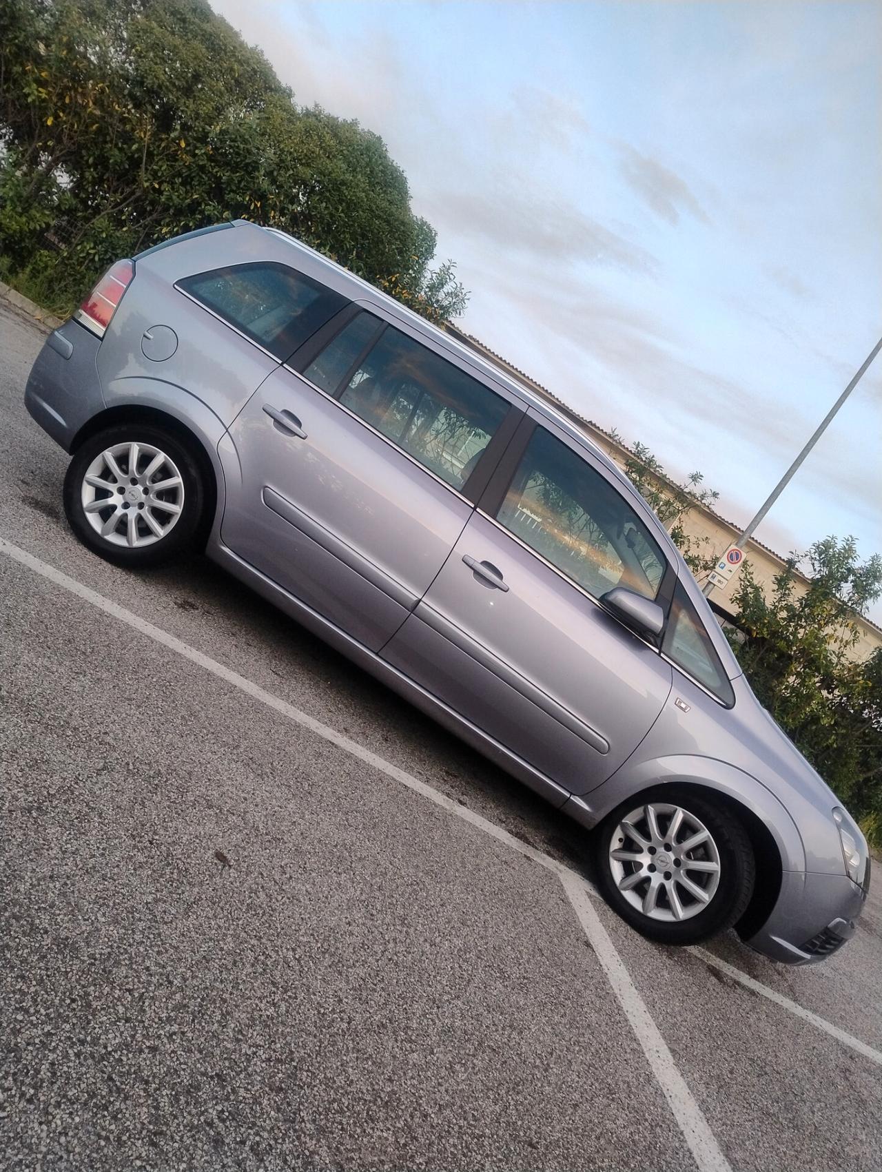 Opel Zafira 1.9 CDTI 120CV Enjoy