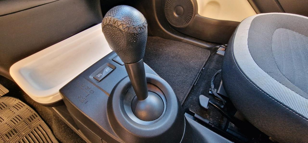 Renault Twingo SCe EDC Intens