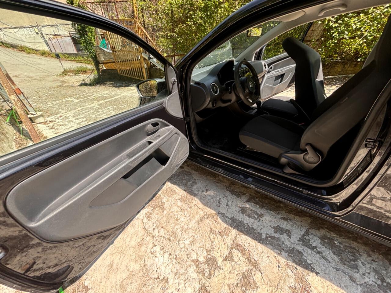 Volkswagen up! 1.0 3p. take