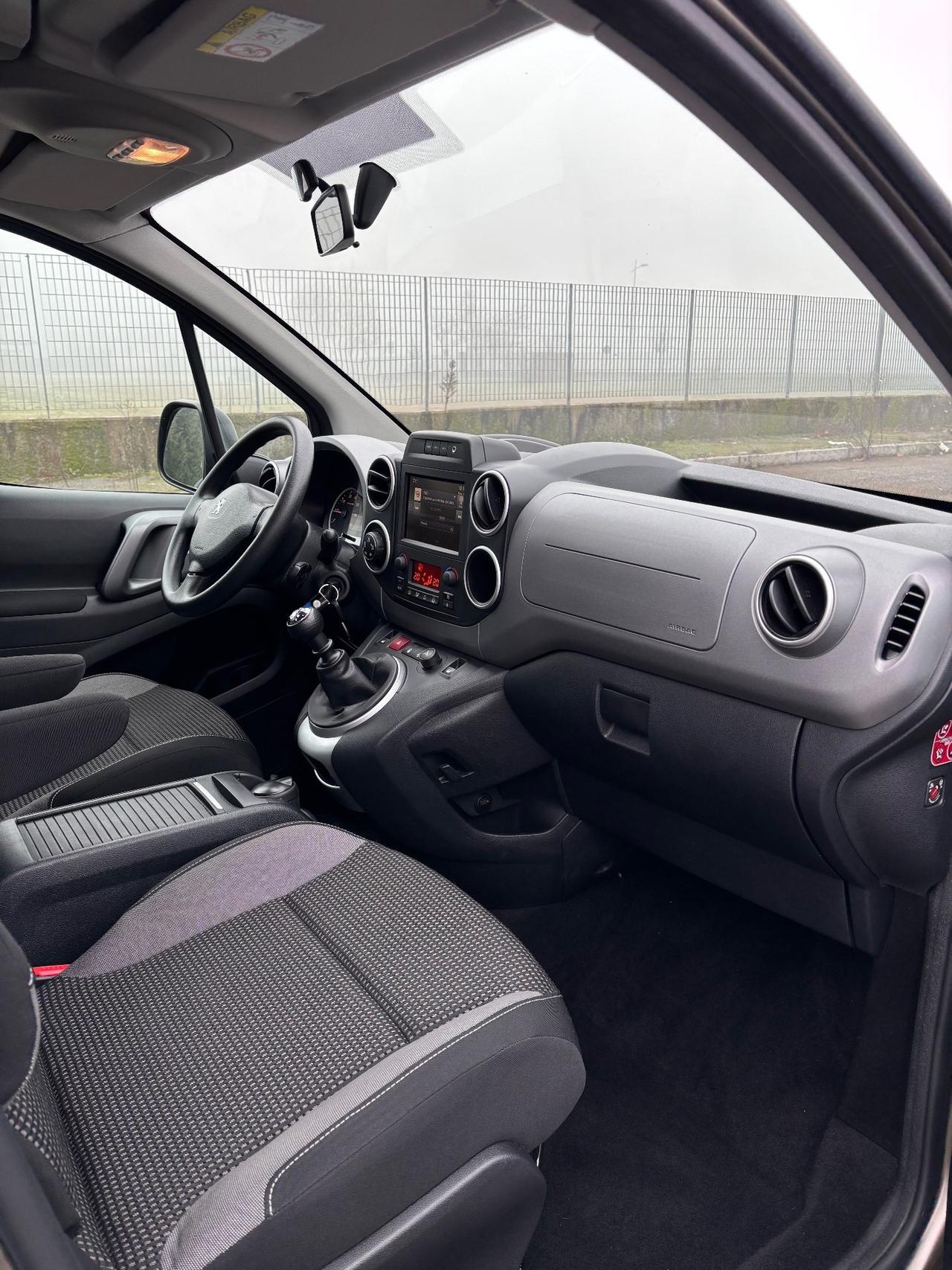 Peugeot Partner Tepee BlueHDi 120 S&S Outdoor