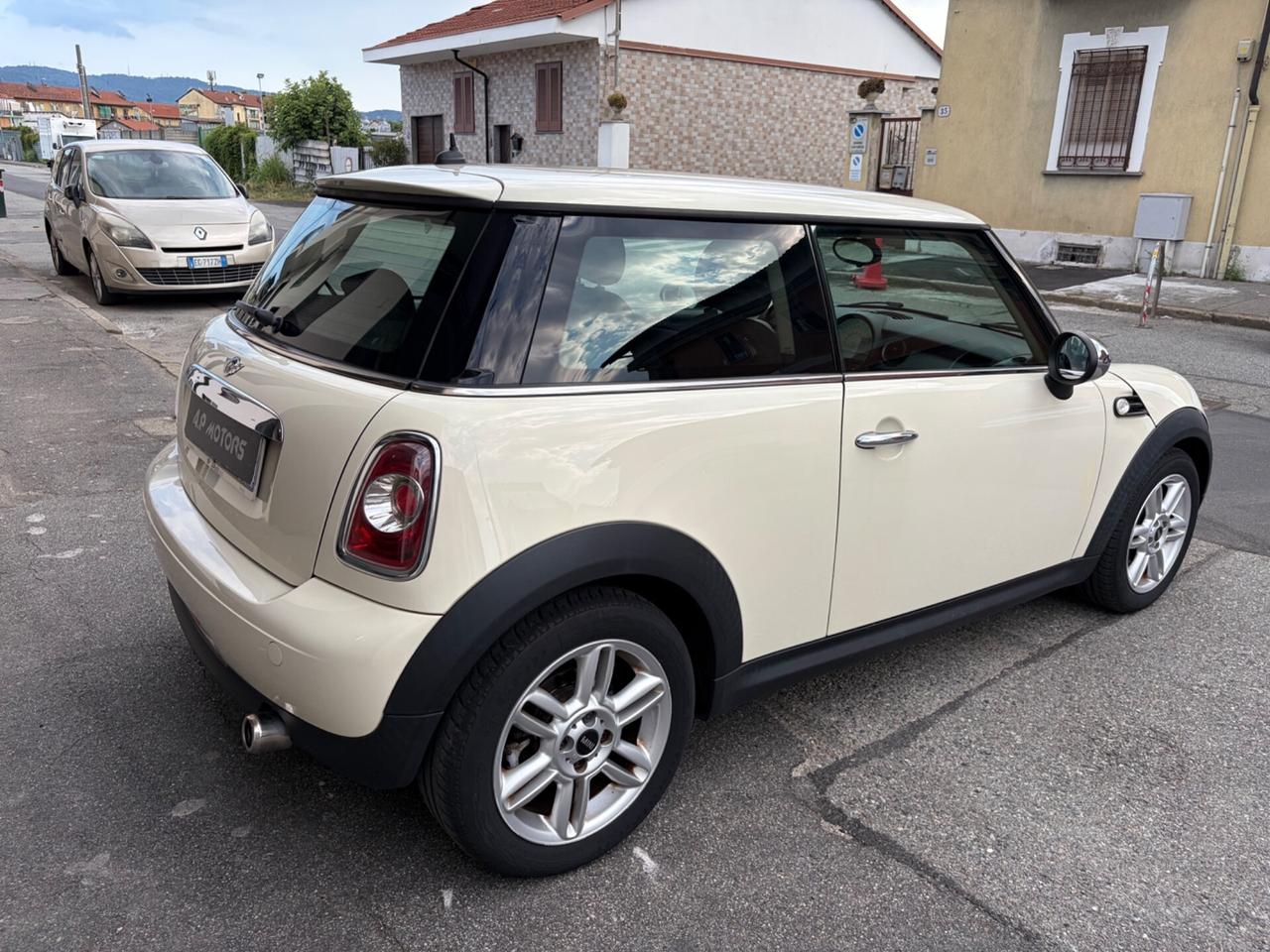 Mini 1.6 16V Cooper D KM 100000