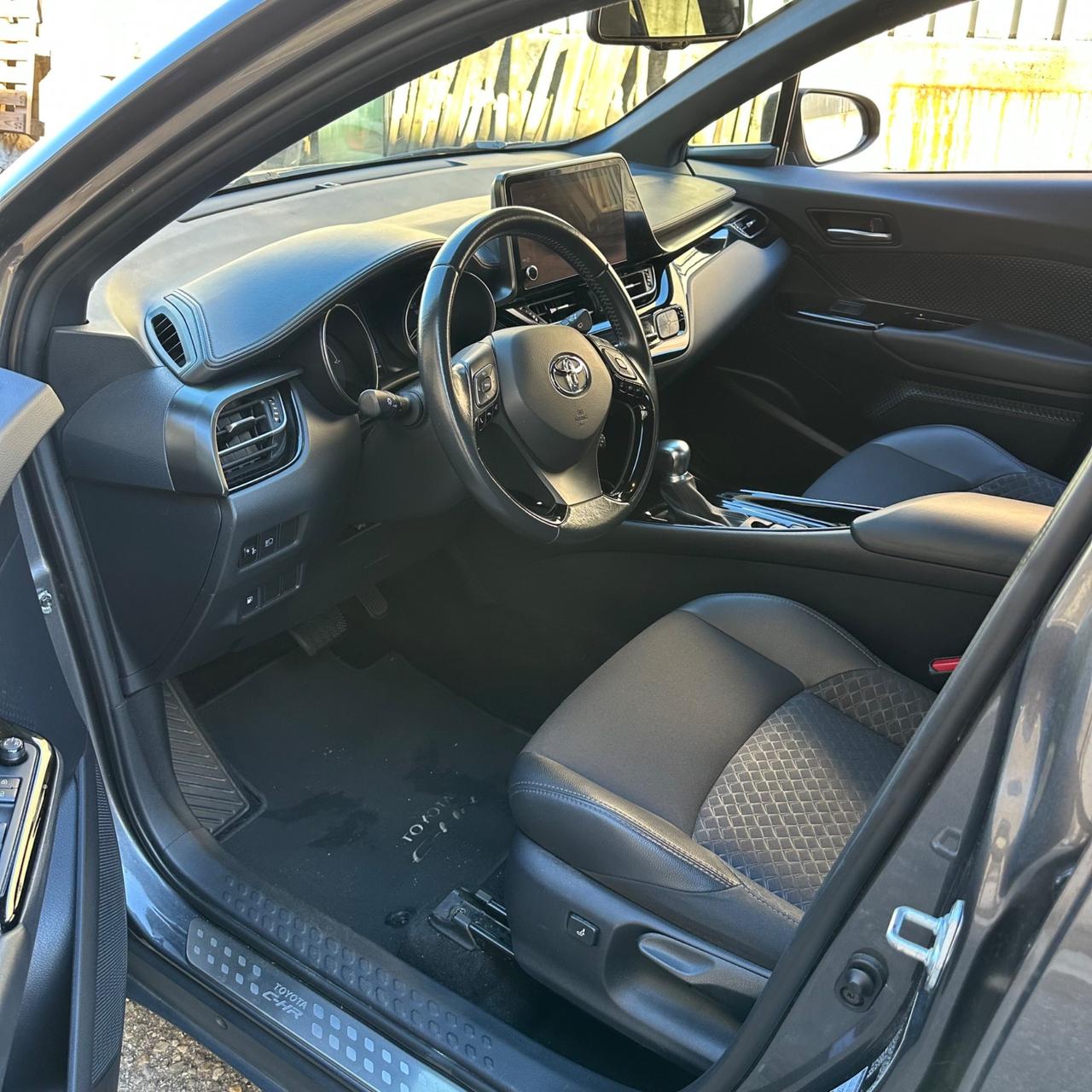 Toyota C-HR 1.8 Hybrid E-CVT Lounge