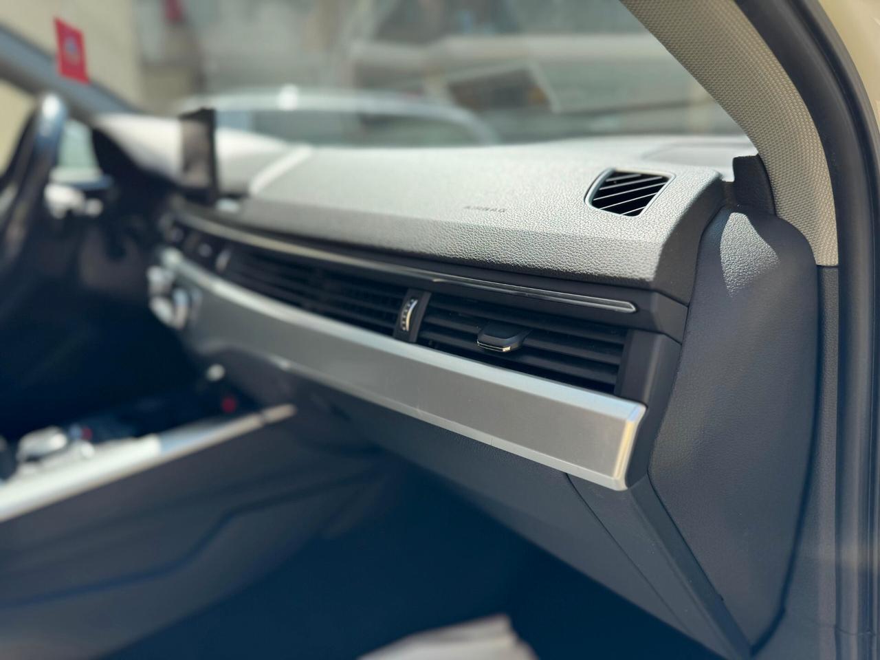 Audi A4 Avant 2.0 TDI 122 CV S tronic S line edition