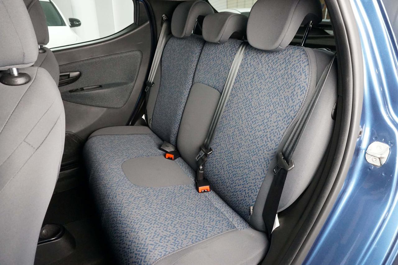 Lancia Ypsilon 1.0 FireFly 5 porte S&S Hybrid Silver