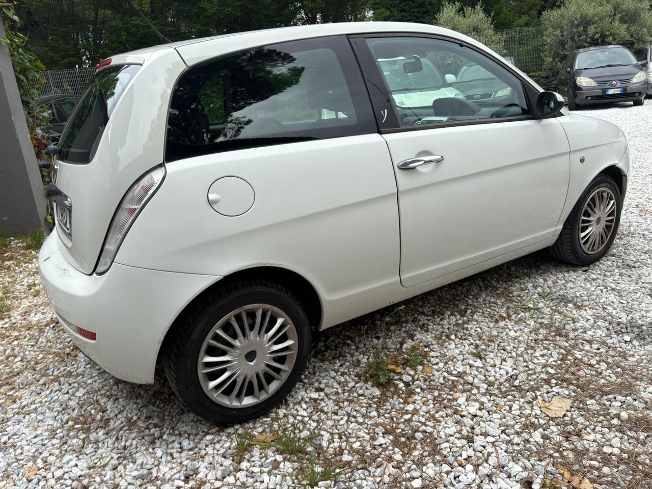 Lancia Ypsilon 1.2 Modamilano 60CV Ok Neopatentati