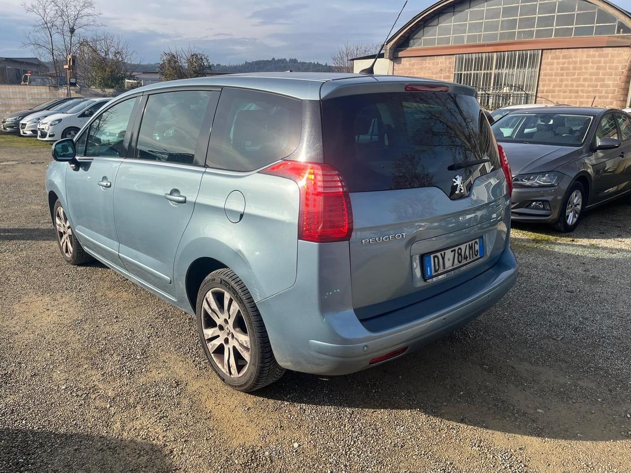 Peugeot 5008 1.6 HDi 110CV Féline