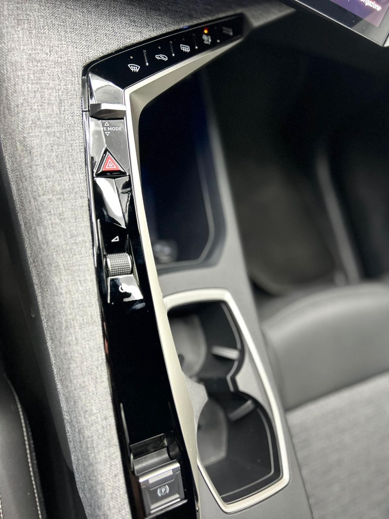 Peugeot 3008 1.2 benzina Hybrid 136 e-DCS6 Allure