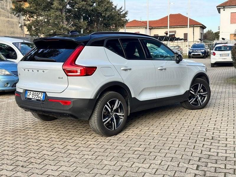 Volvo XC40 2.0 B4 R-Design FWD automatico 7m 2.0 b4 Inscription awd auto 7m