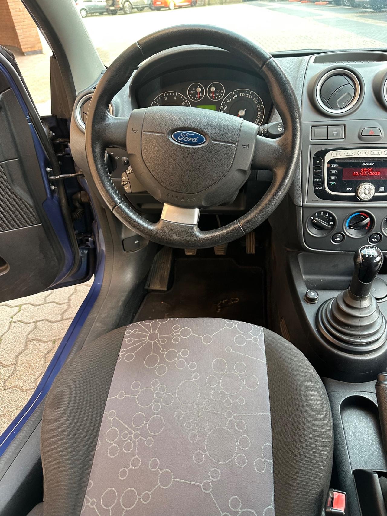 Ford Fiesta 1.2 82 CV 5 porte Titanium