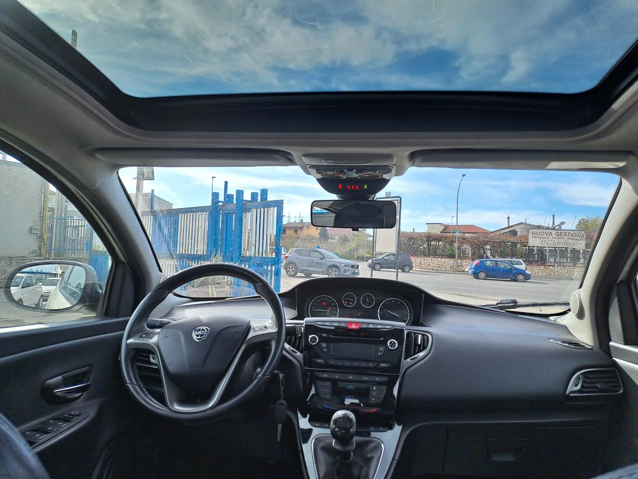 Lancia Ypsilon 0.9 benzina strafull