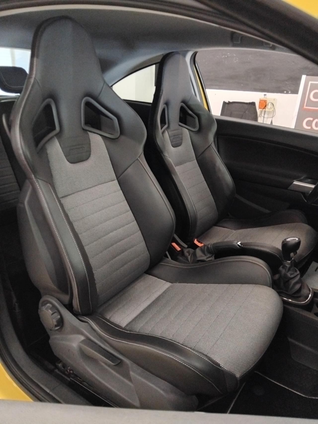 Opel Corsa 1.6 T 192CV 3 porte OPC