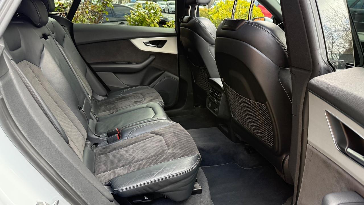 Audi Q8 50 TDI 286 CV quattro S-line Tetto 360”