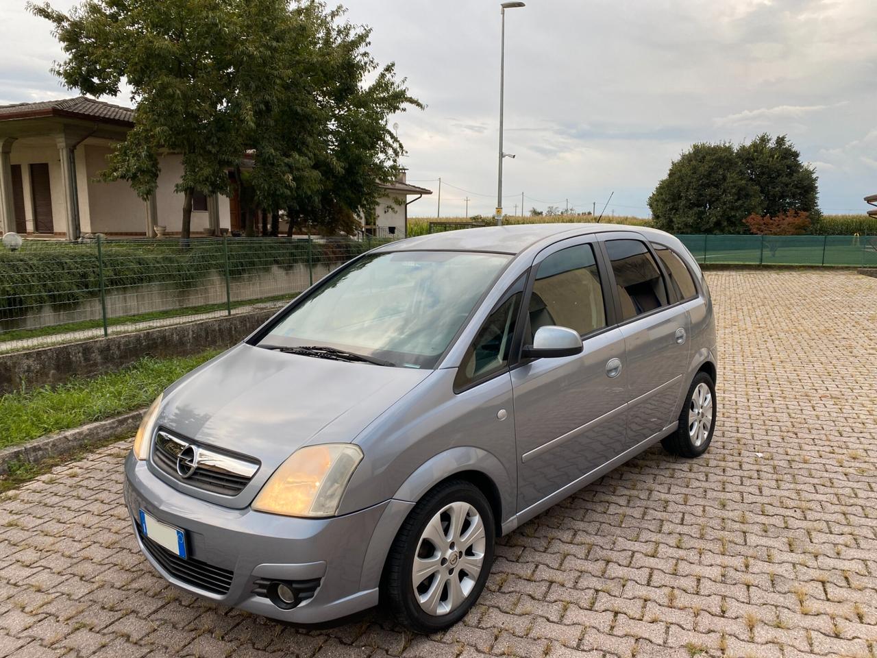 Opel Meriva 1.4i Cosmo OK NEOPATENTATO