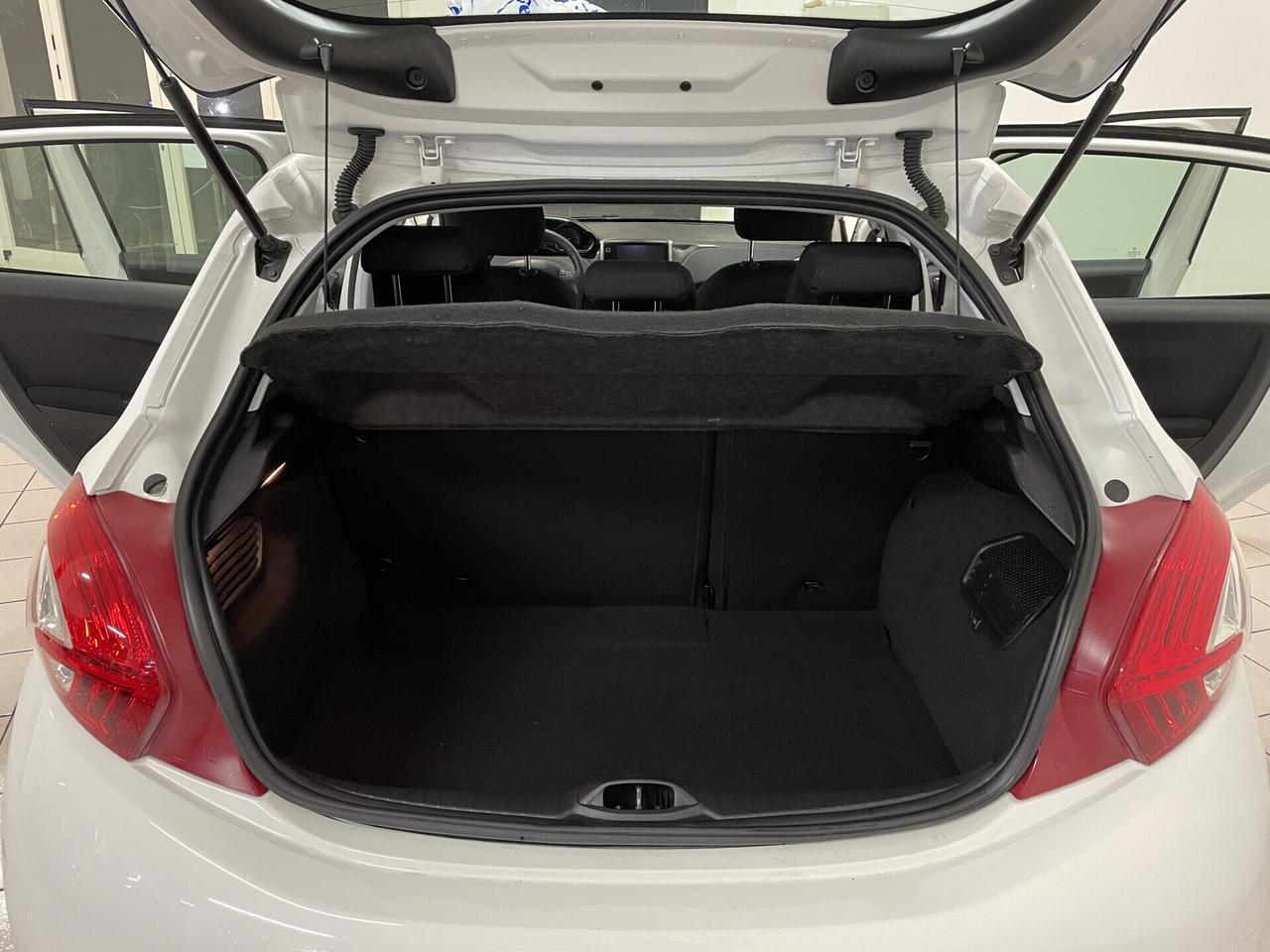 Peugeot 208 1.6 e-HDi 92 CV S&s 5 porte Allure