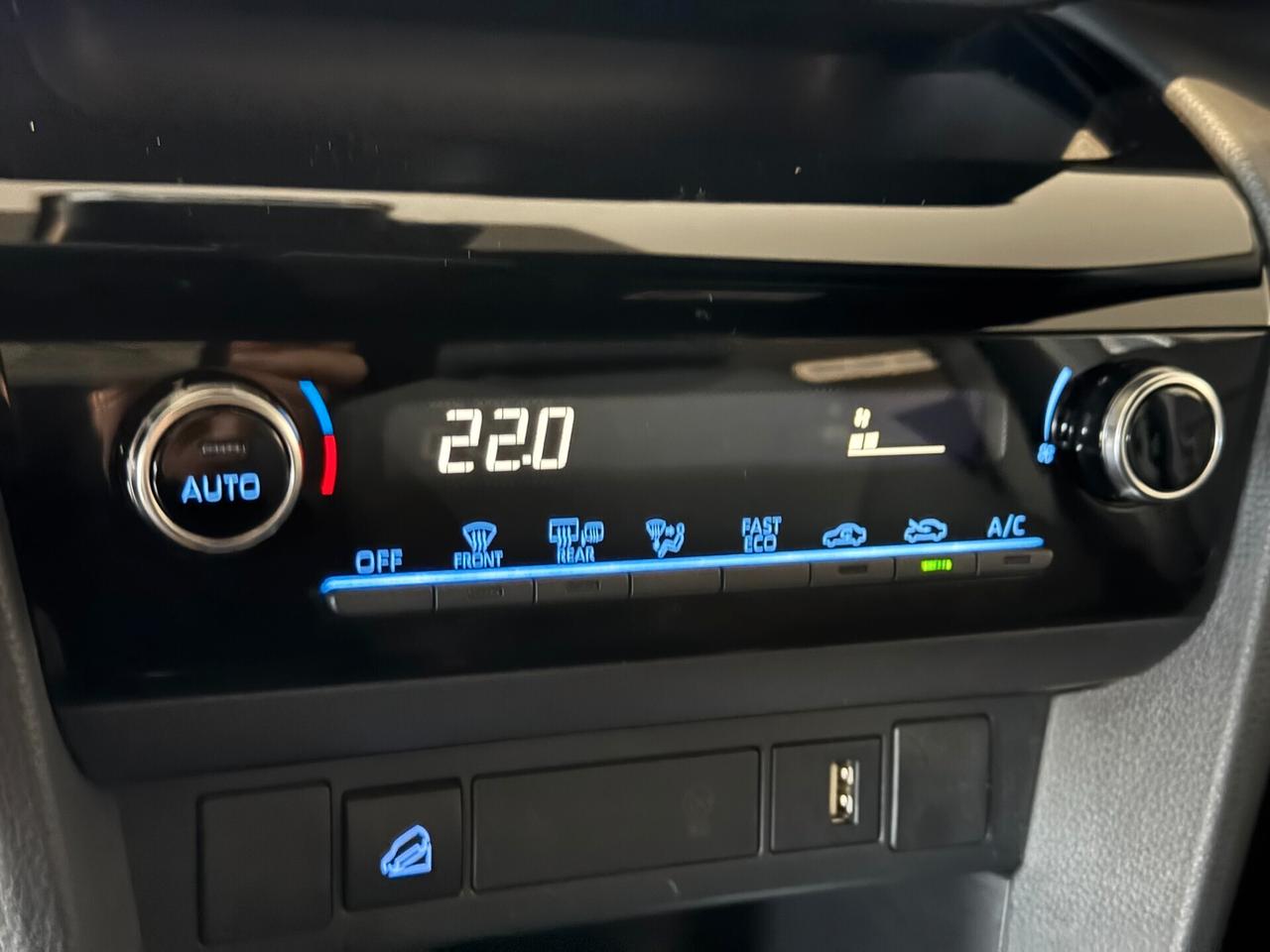 Toyota Yaris Cross 1.5h Trend fwd 130cv e-cvt Led App conn Cam 17" Neop