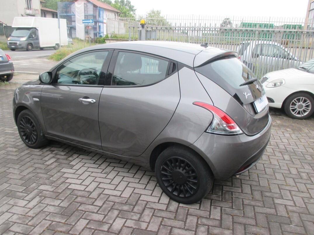 Lancia Ypsilon 1.0 FireFly Hybrid Ecochic Per Neopatentati