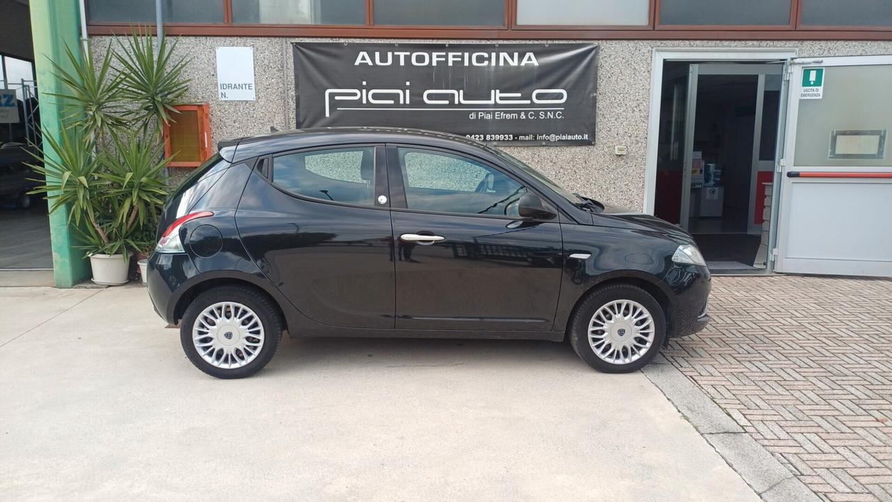 Lancia Ypsilon 1.2 69 CV 5 porte GPL Ecochic Silver OK Neopatentati