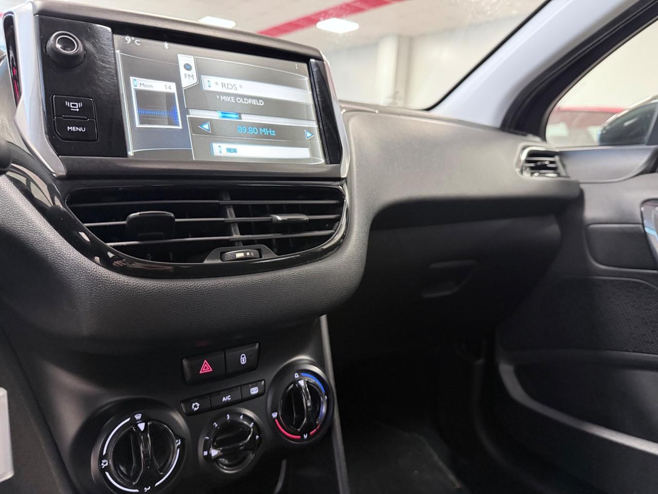 Peugeot 208 1.4 HDi 68 CV 5 porte Allure