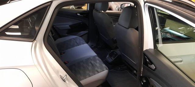 VOLKSWAGEN ID.5 Pro Performance