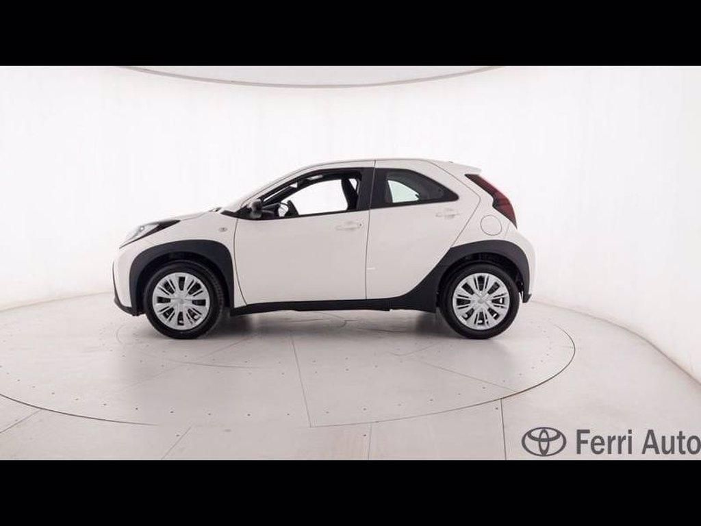 TOYOTA Aygo x 1.0 active 72cv del 2024