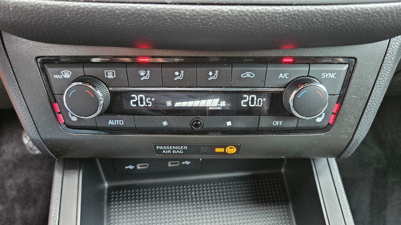 Seat Ibiza 1.0 ecotsi FR 110cv dsg NAVY-SED RISC-FULL LINK