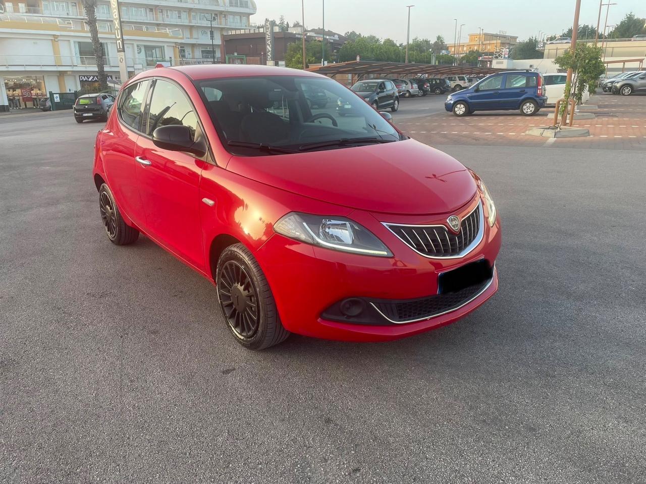 Lancia Ypsilon 1.0 FireFly 5 porte S&S Hybrid Gold