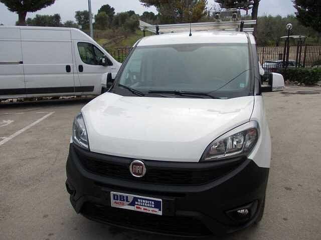 Fiat Doblò 1.4 T-Jet con o senza allestimento