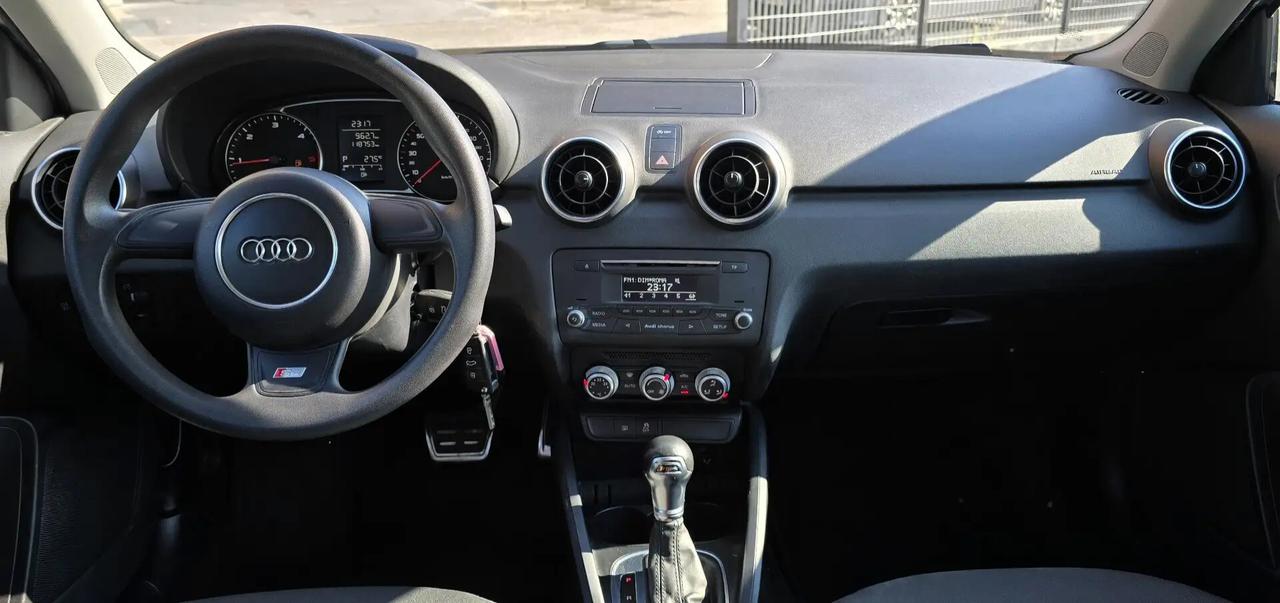 Audi A1 1.6 tdi S line edition 90cv s-tronic