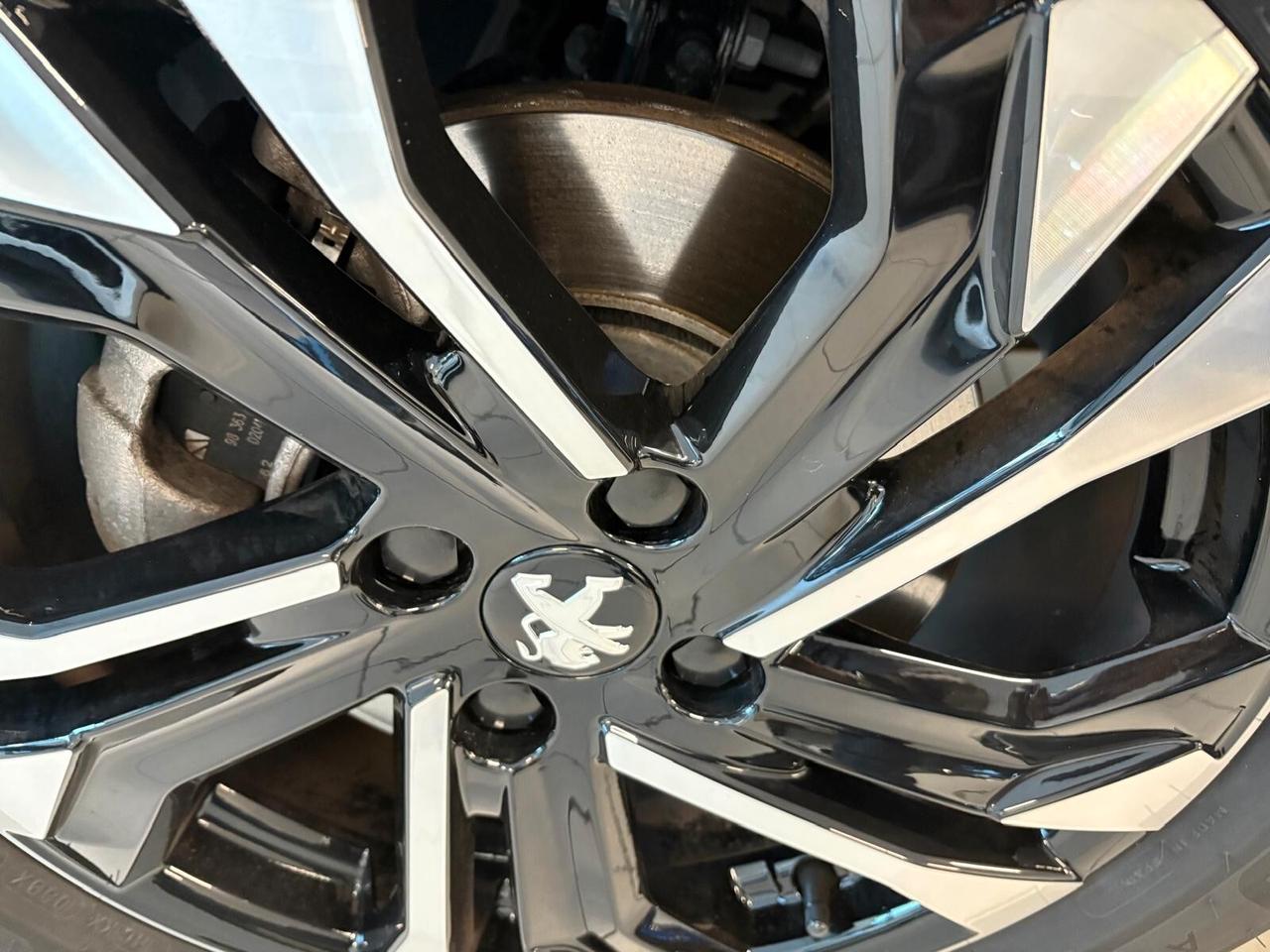 Peugeot 2008 ALLURE PACK BlueHDi 130 EAT8 SPOTICAR