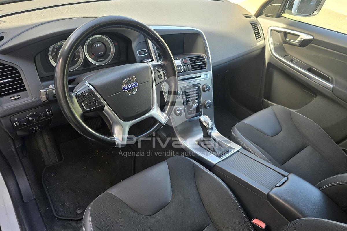 VOLVO XC60 D4 AWD Geartronic Momentum