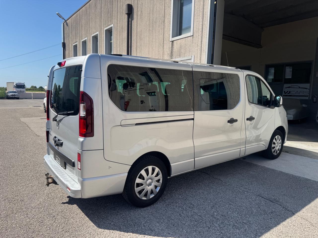 Opel Vivaro 9 posti