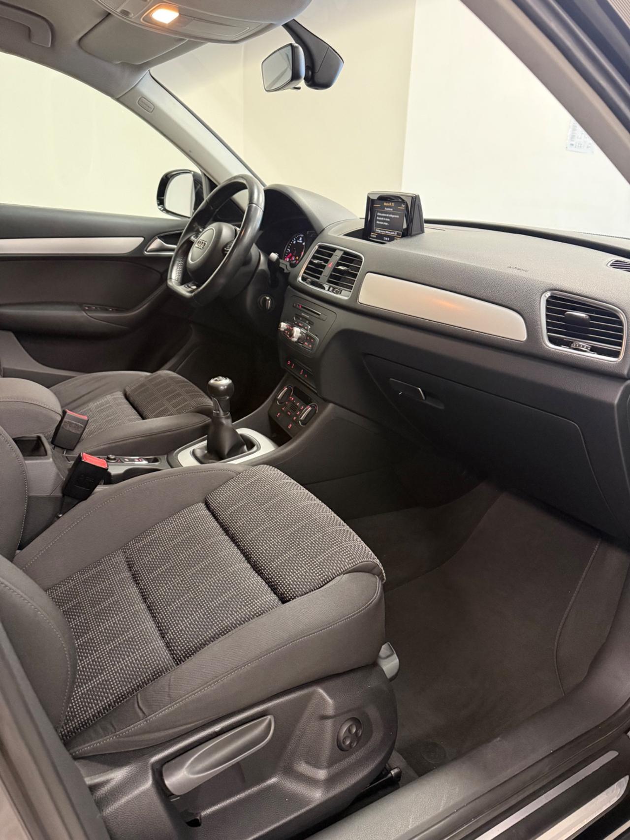 Audi Q3 2.0 TDI 120 CV S line Edition