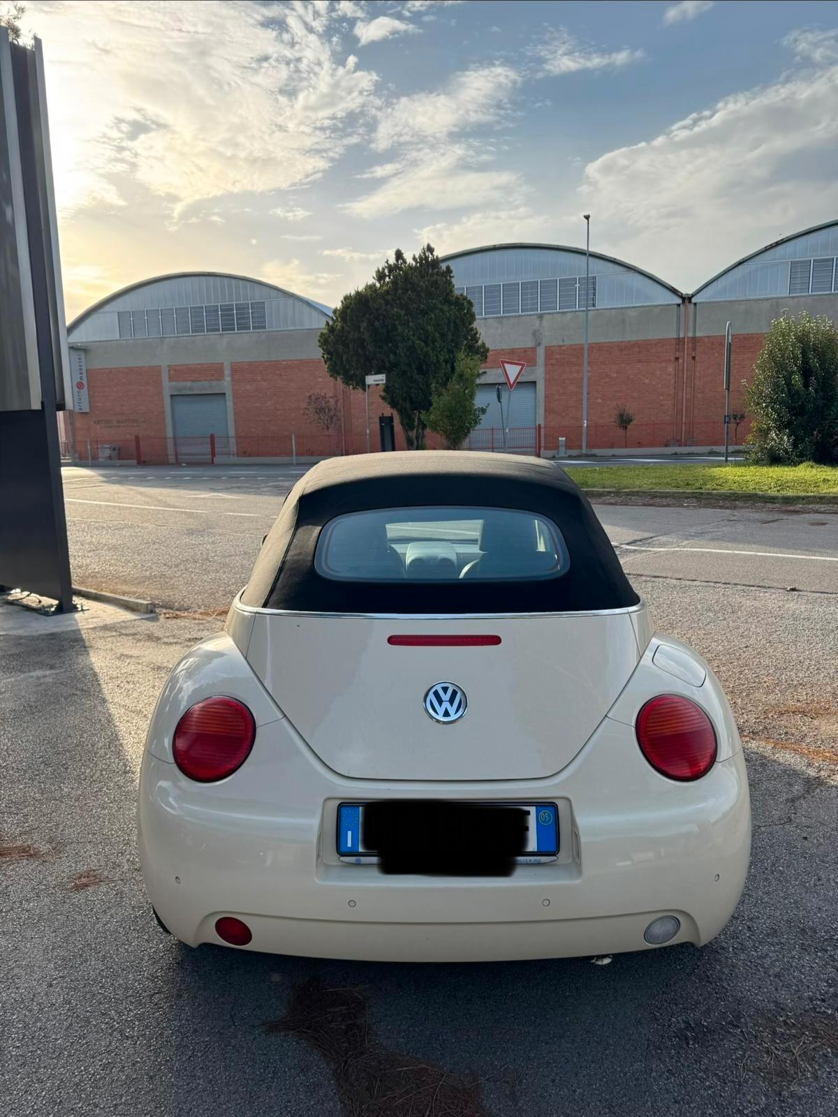 Volkswagen New Beetle 1.6 Cabrio