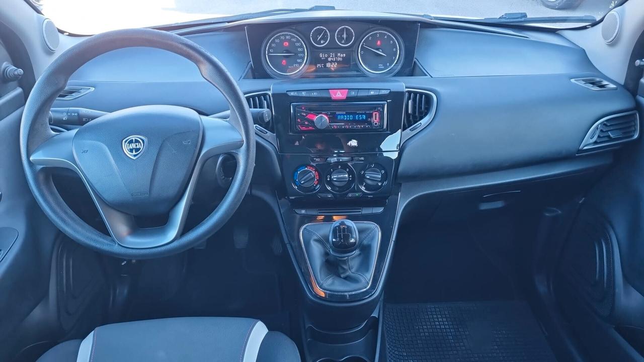 Lancia Ypsilon 1.2 69 CV 5 porte Gold