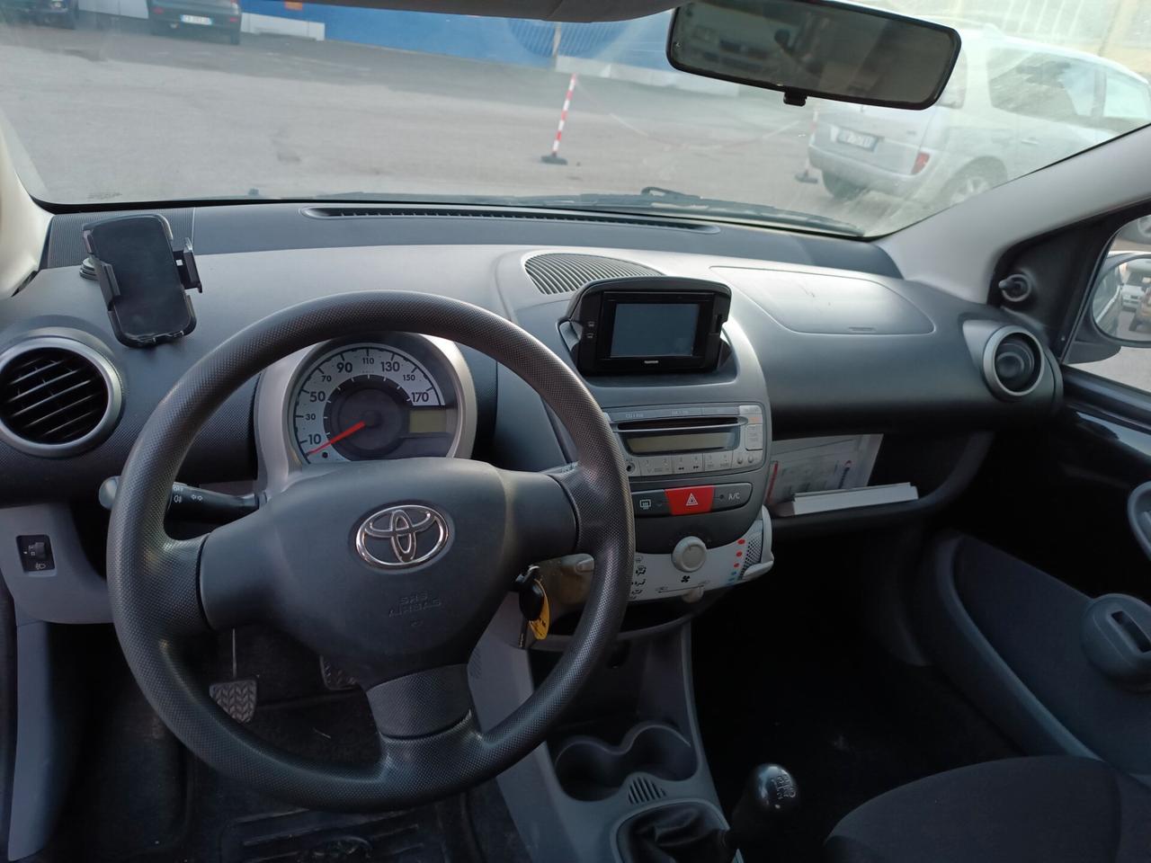 Toyota Aygo 1.0 12V VVT-i 3 porte Now Connect