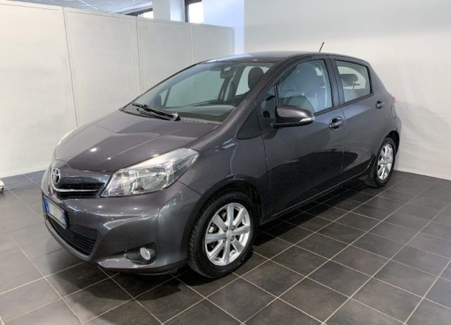 TOYOTA Yaris 1.3 5 porte Lounge