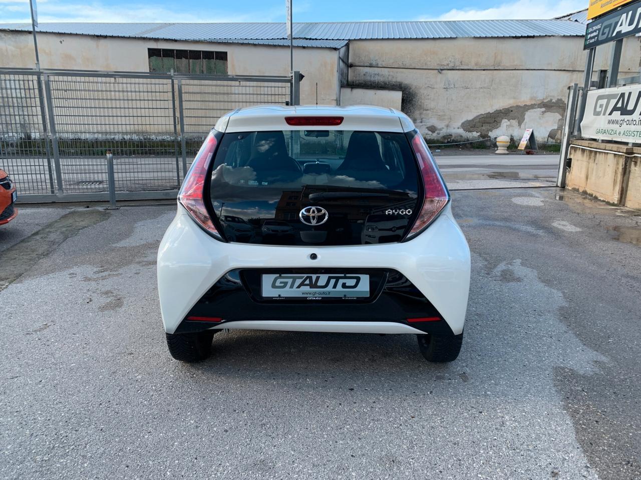 Toyota Aygo 1.0B 69 CV 5P X-PLAY