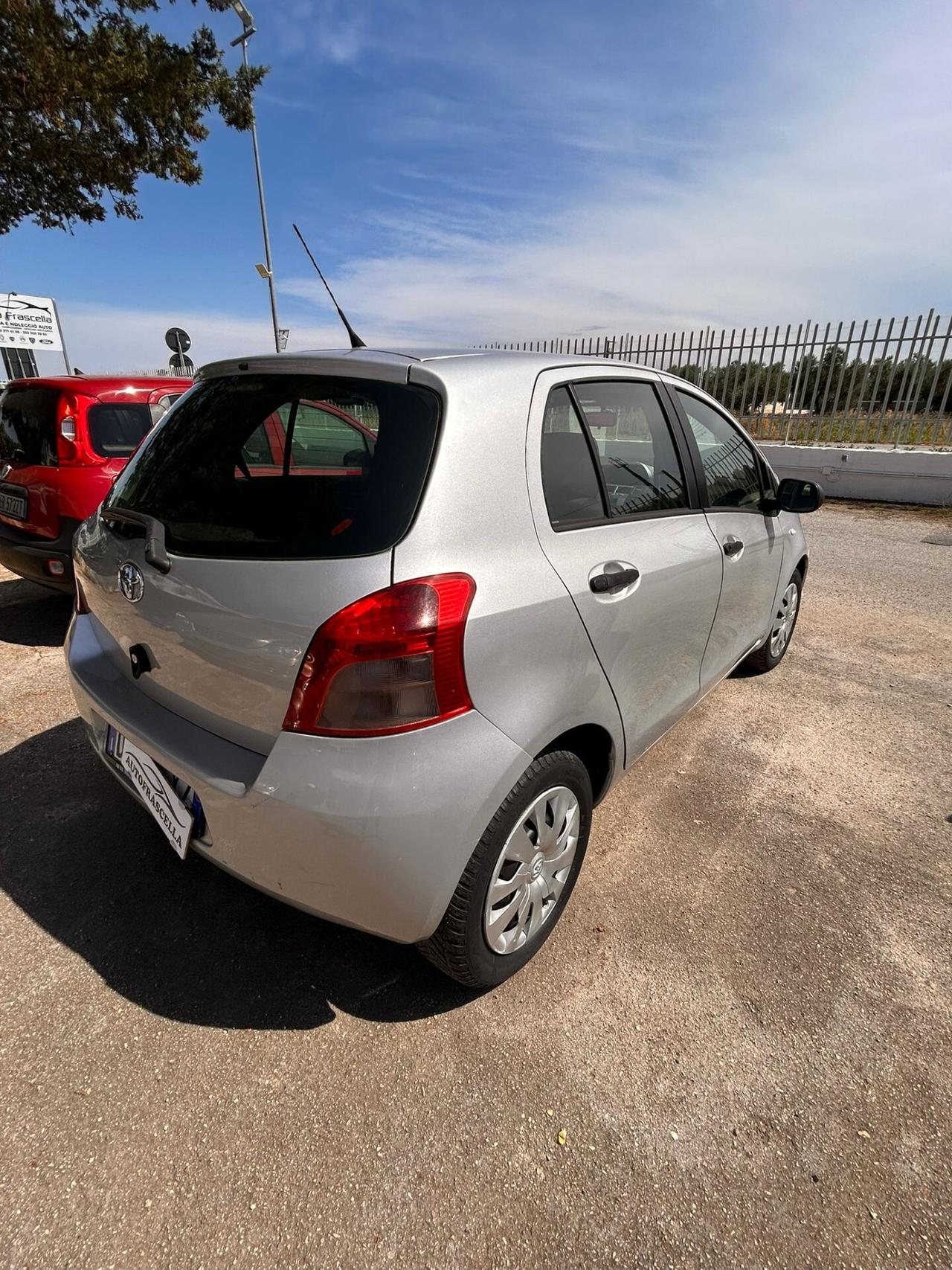 Toyota Yaris 1.0 5 porte Sol