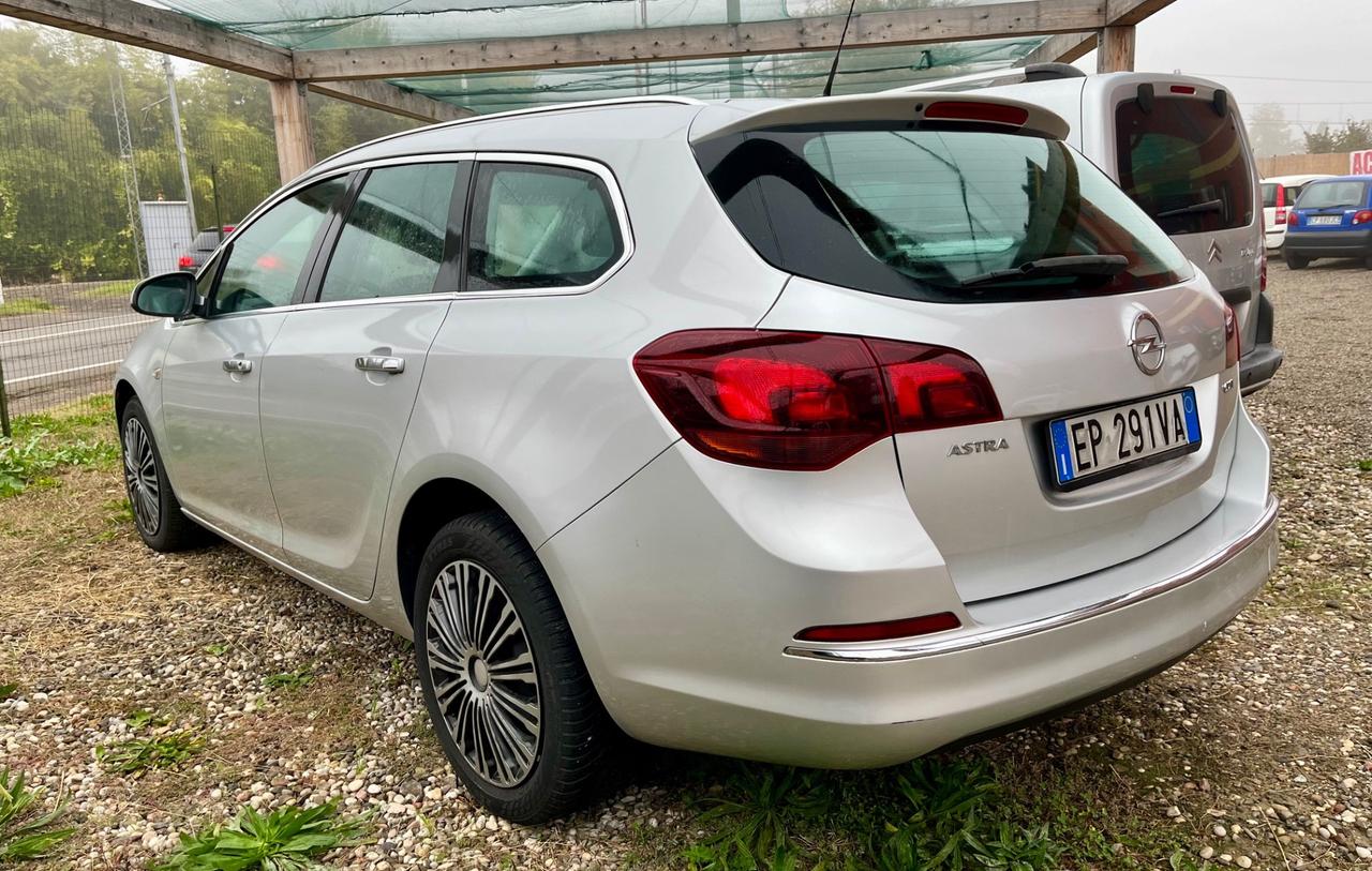 Opel Astra 1.7 CDTI 130CV Sports Tourer Cosmo