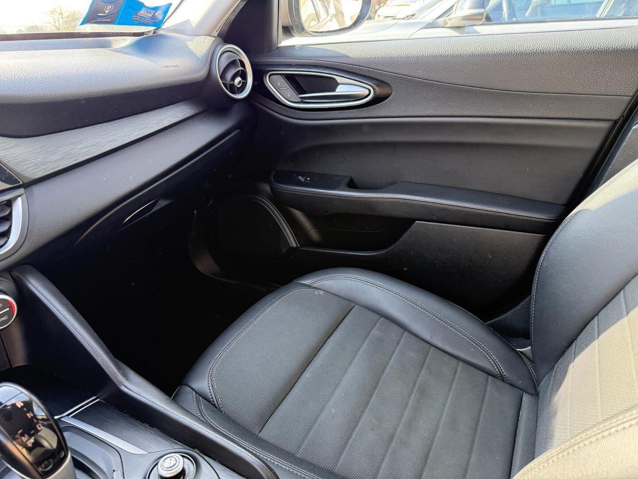 ALFA ROMEO GIULIA 150CV NAVI LED DNA