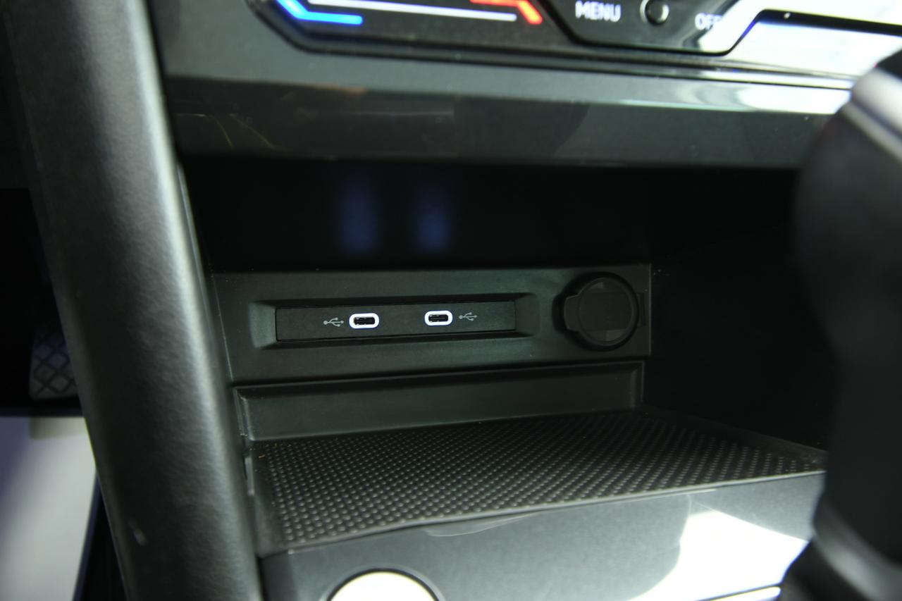 VOLKSWAGEN Tiguan 2.0 tdi Elegance 150cv dsg CAMERA+APP CONNECT+ACC