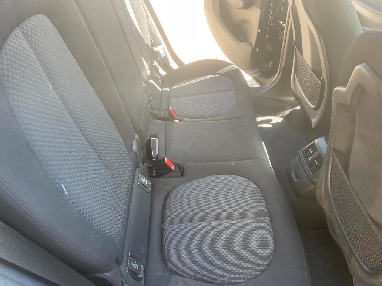 Bmw 2er Active Tourer 218d Luxury AUTOM.