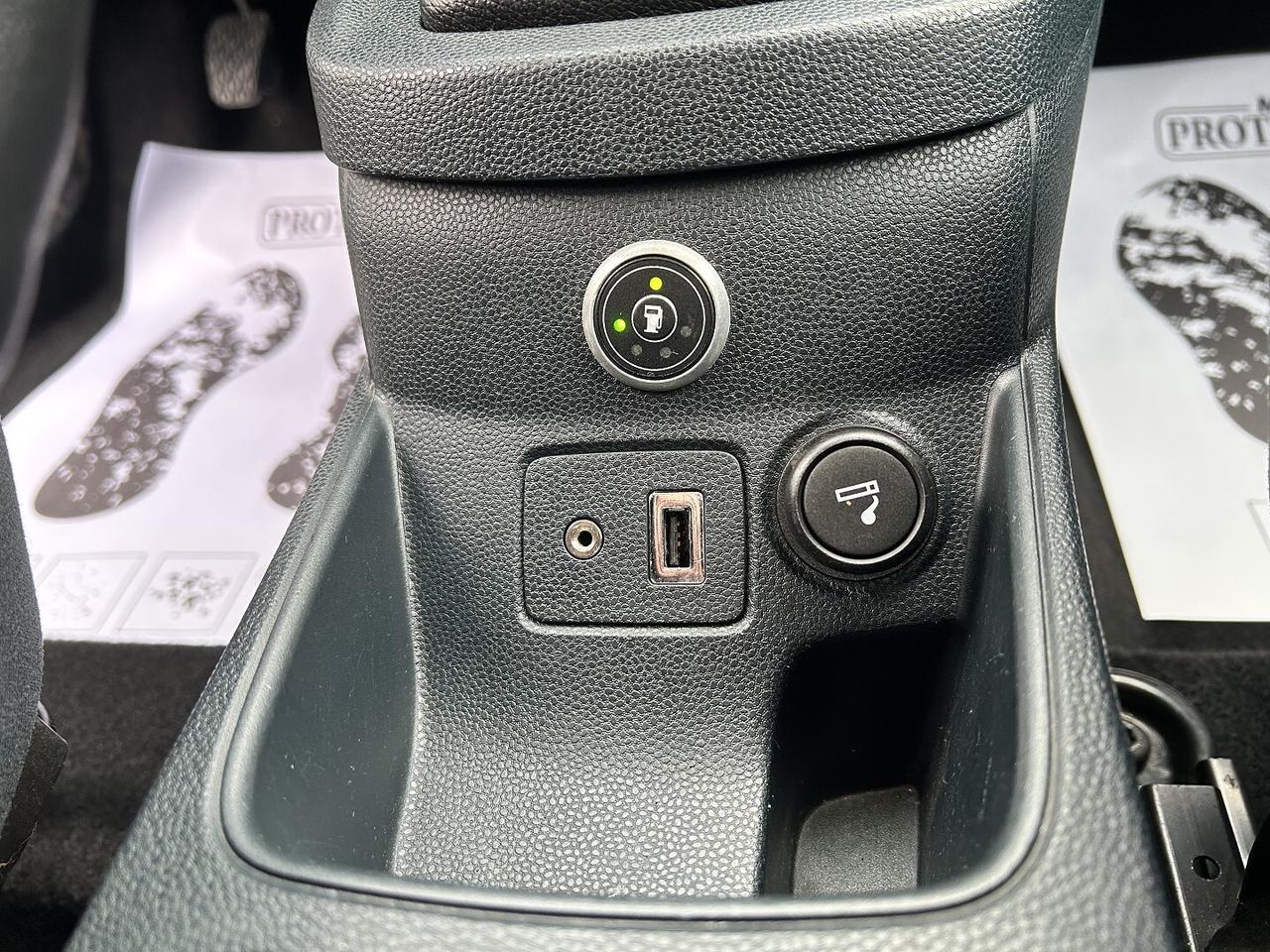 FORD FIESTA 1.4 97CV GPL 2032 UNICO P. IVA ESPOSTA