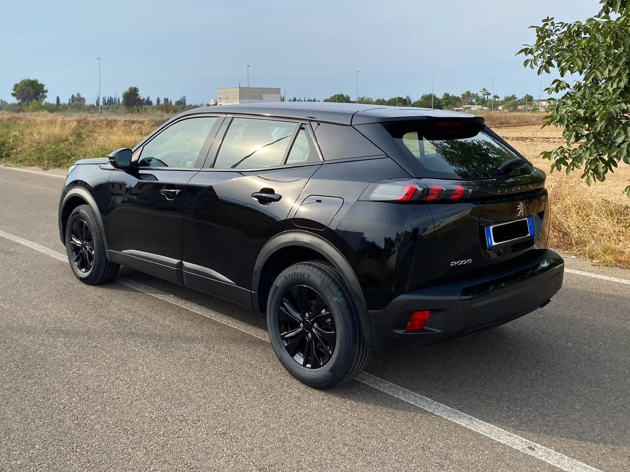 Peugeot 2008 BlueHDi 100 S&S Allure Total Black