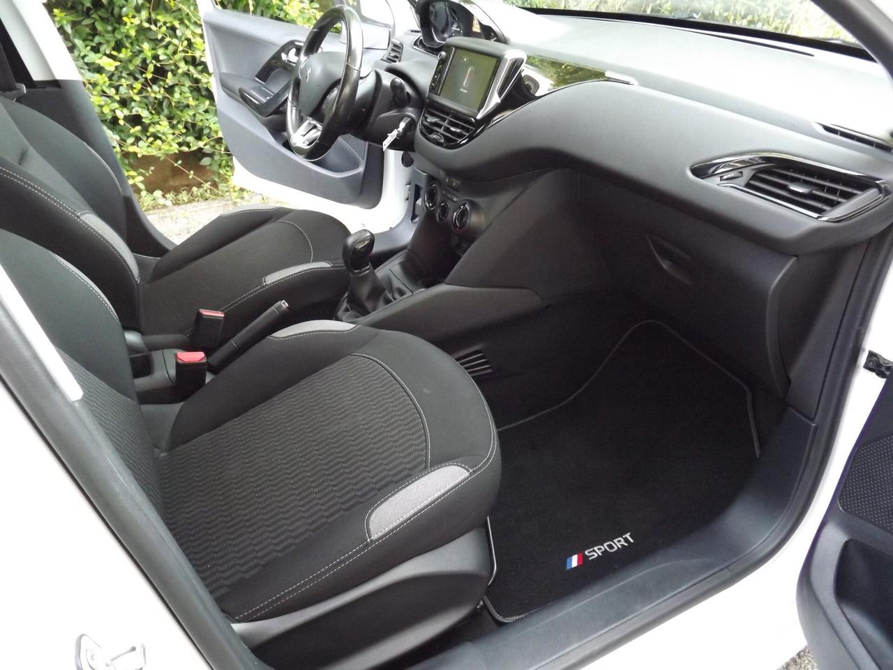 Peugeot 208 PureTech 68 5 porte SPORT