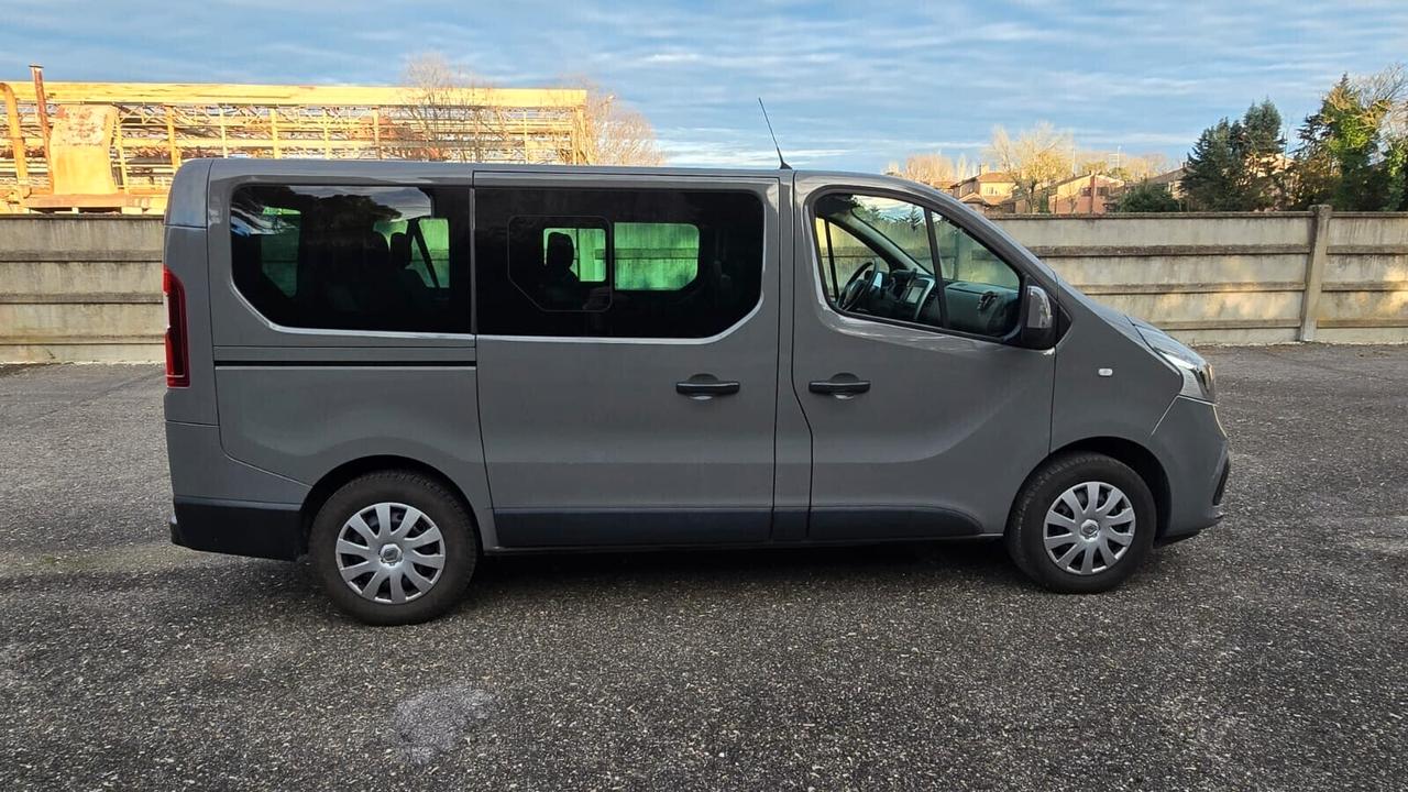 Renault Trafic 1.6 dCi 120CV Intens Passenger