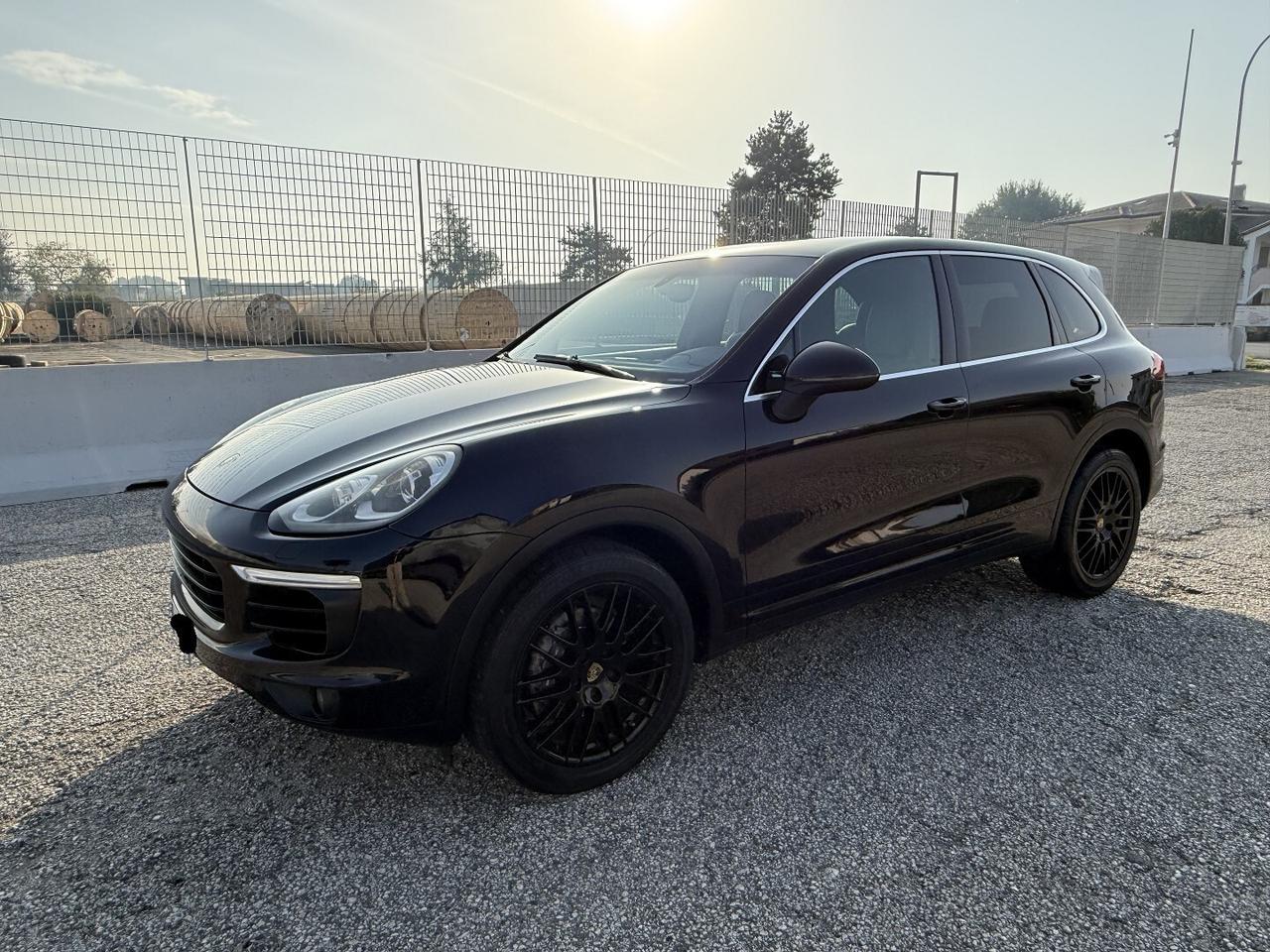 PORSCHE CAYENNE DIESEL NAVI PASM LED