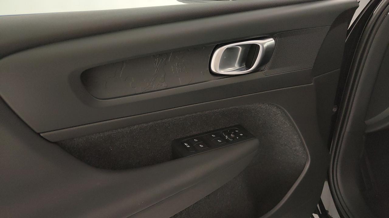 VOLVO XC40 2.0 b3 Essential auto N1