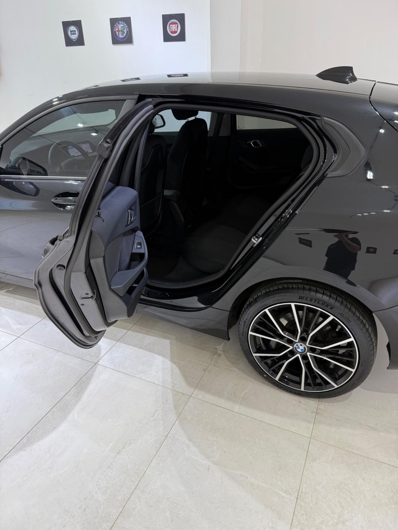 Bmw 116 116d SPORT 5p. TOTAL BLACK FARI E STOP FULL LED